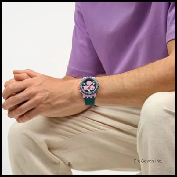 Unisex Quartz Chronograph Watch Polymer Case Green Strap Retro Sporty